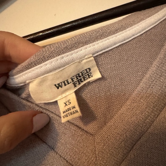 cropped aritzia top - Picture 2 of 3